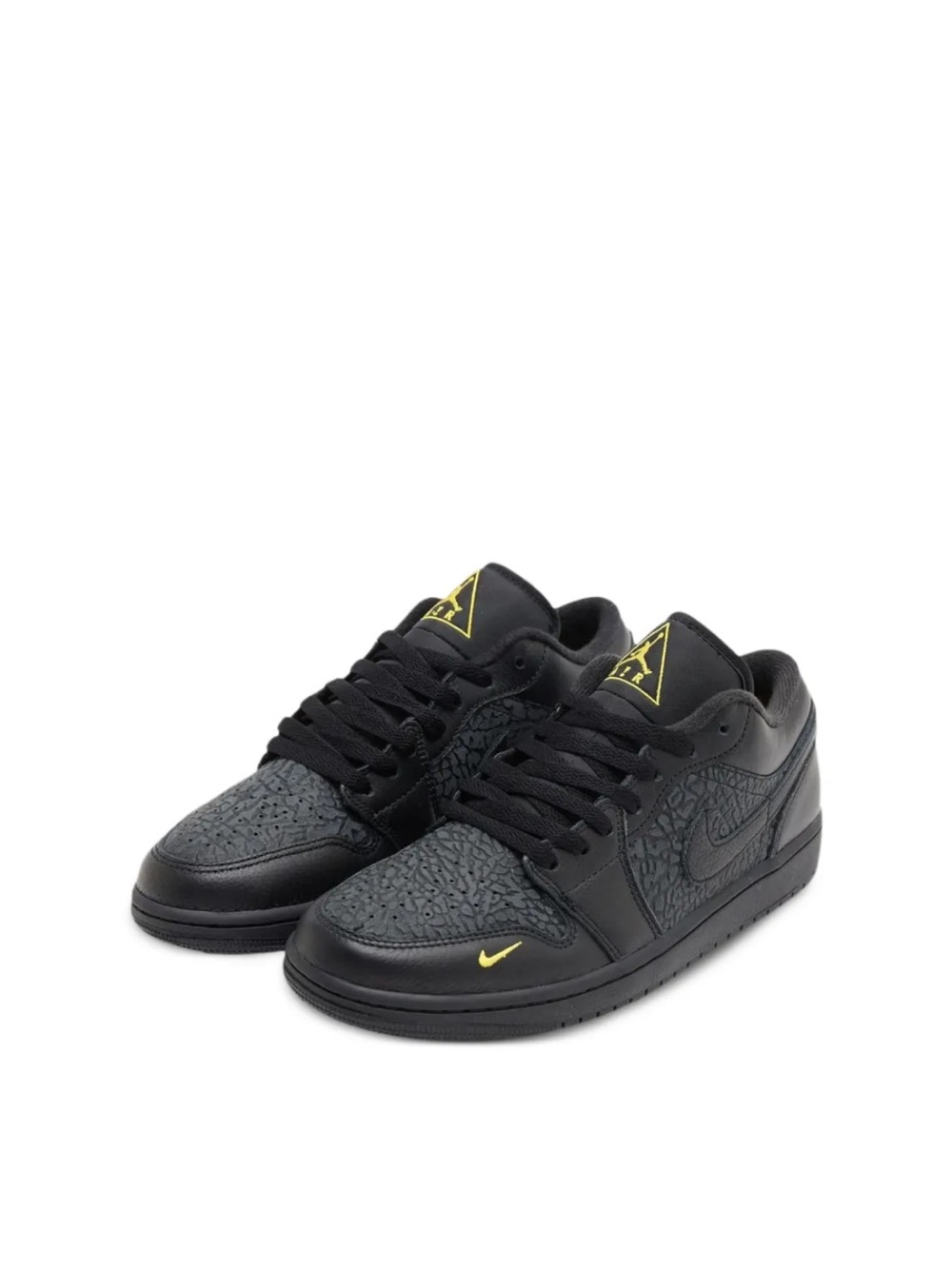 Jordan
Air Jordan 1 Low SE textured-detail sneakers
